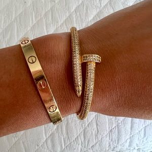 Rhinestone nail cuff